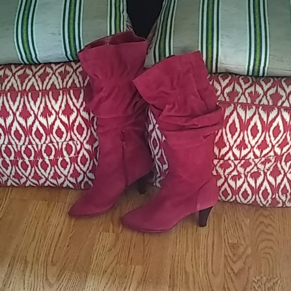Suede boots
